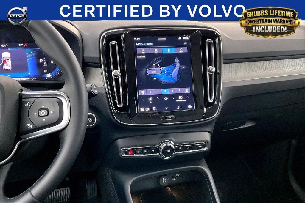 2025 Volvo XC40 B5 Core