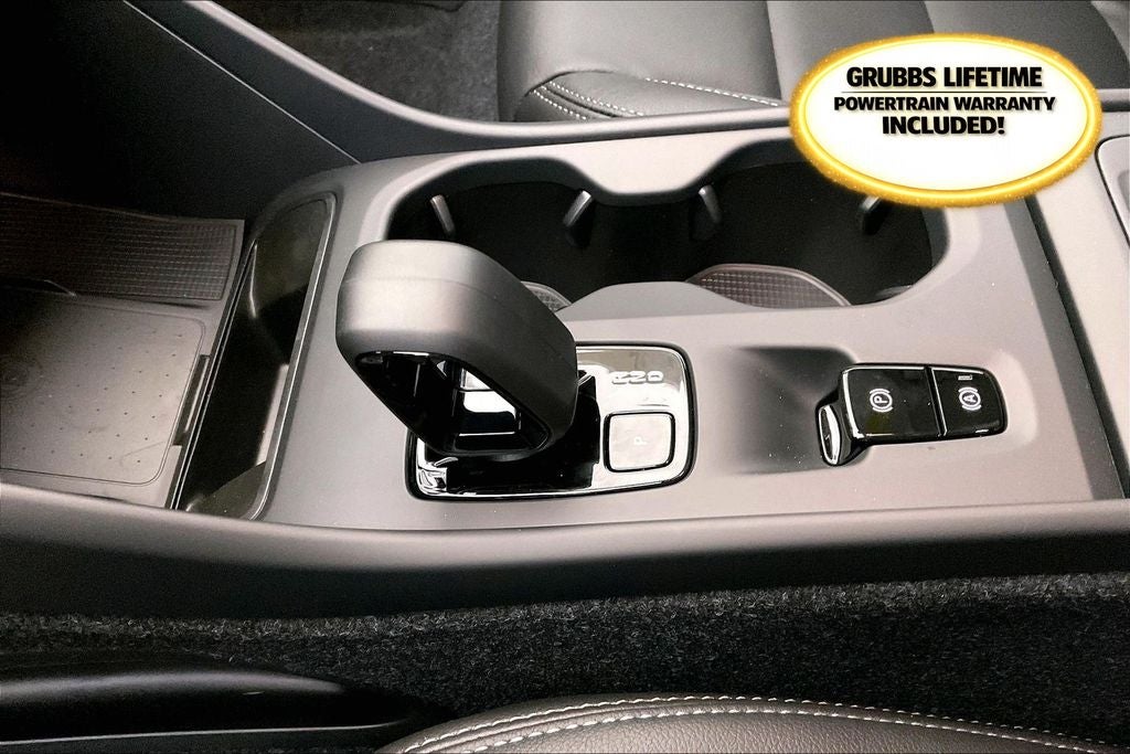 2026 Volvo XC40 B5 Core