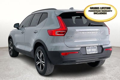 2026 Volvo XC40 B5 Core