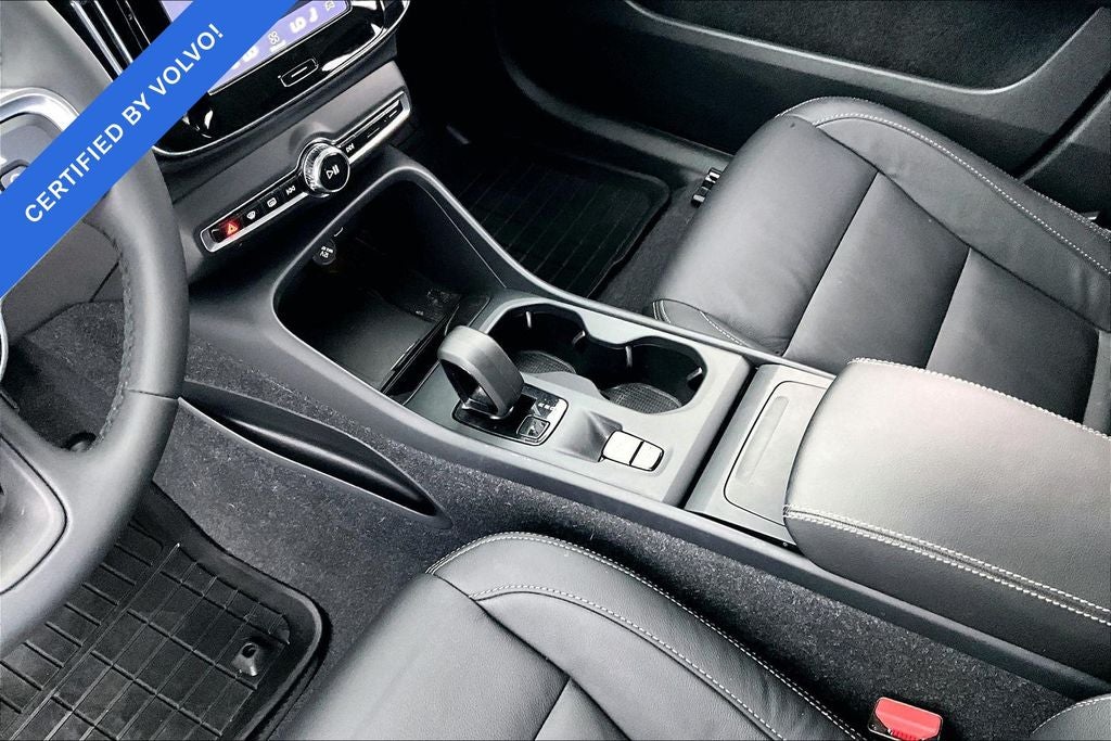2024 Volvo XC40 B5 Core Bright Theme