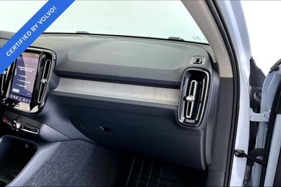 2024 Volvo XC40 B5 Core Bright Theme