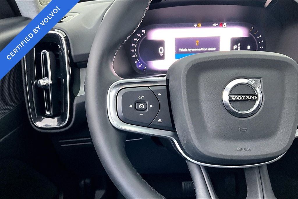 2024 Volvo XC40 B5 Core Bright Theme