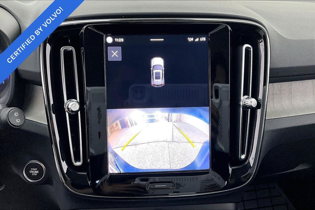 2024 Volvo XC40 B5 Core Bright Theme