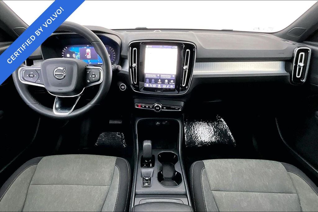 2024 Volvo XC40 B5 Core
