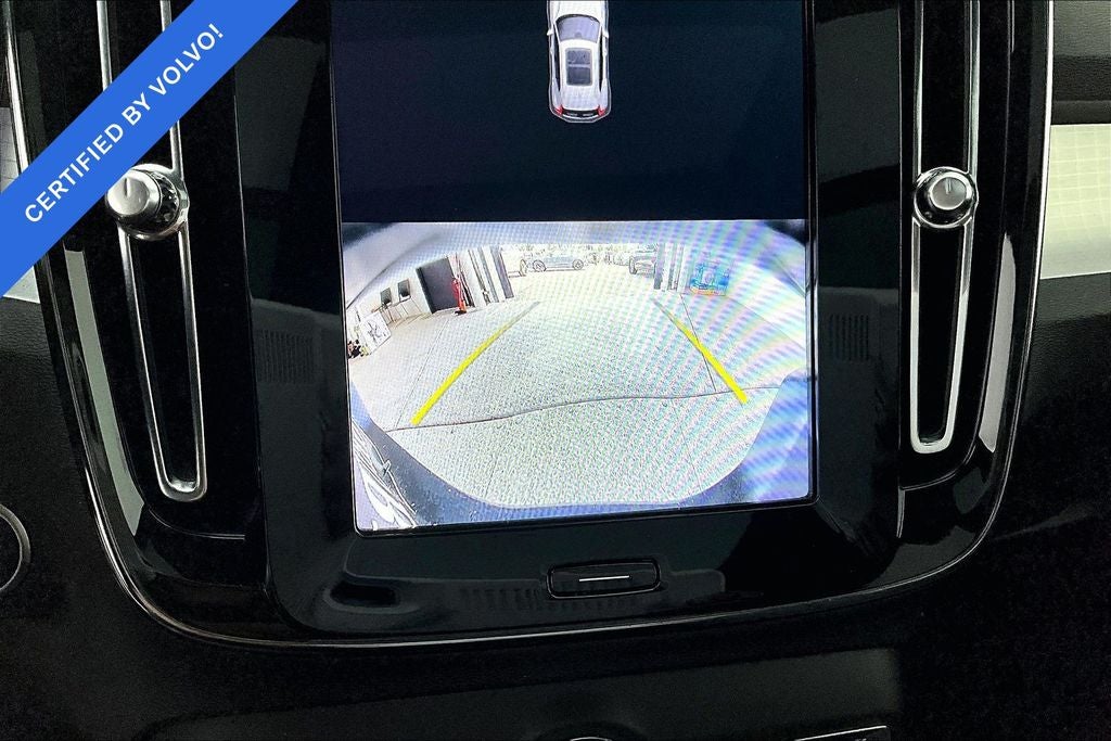 2024 Volvo XC40 B5 Core