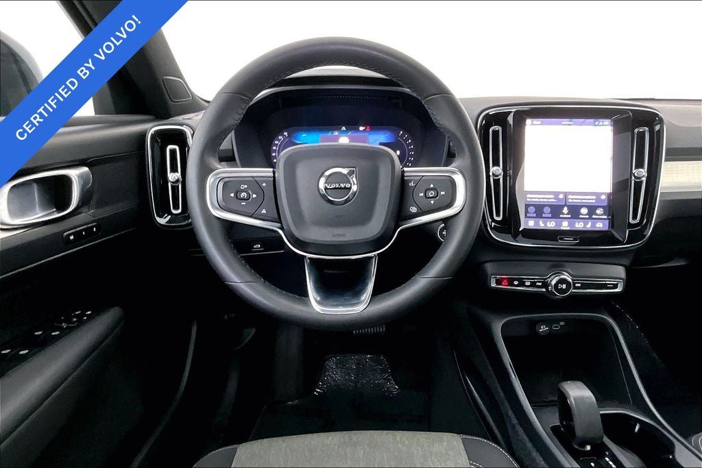2024 Volvo XC40 B5 Core