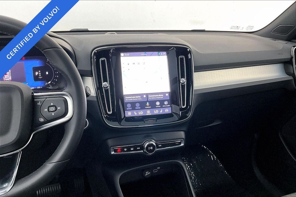 2024 Volvo XC40 B5 Core
