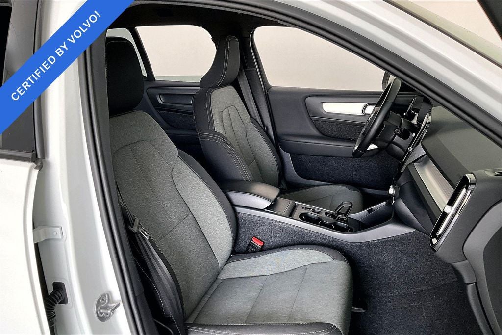 2024 Volvo XC40 B5 Core