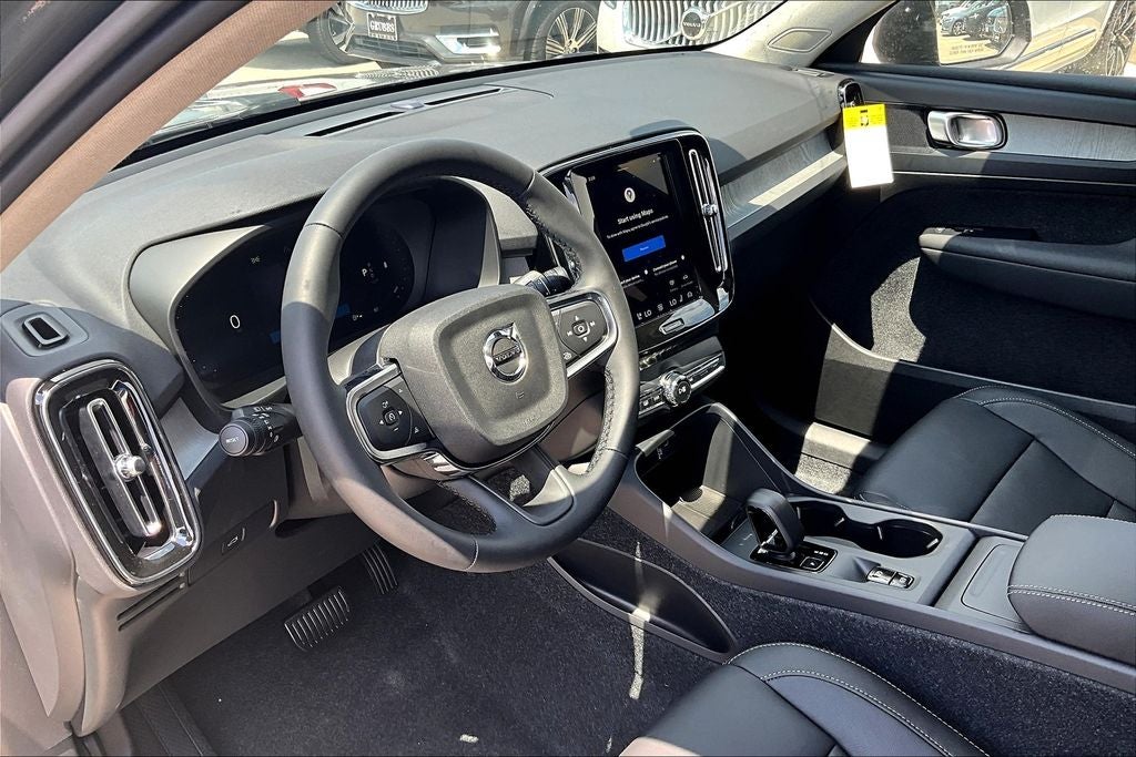 2026 Volvo XC40 B5 Core