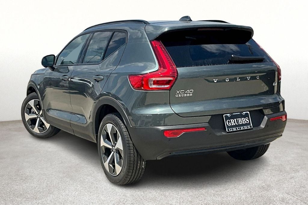 2026 Volvo XC40 B5 Core