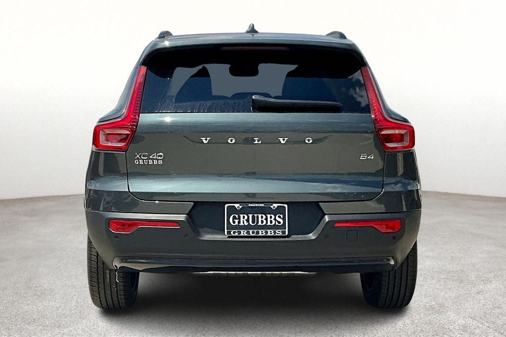 2026 Volvo XC40 B5 Core