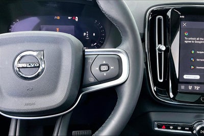 2024 Volvo XC40 B5 Plus Dark Theme