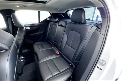 2024 Volvo XC40 B5 Plus Dark Theme