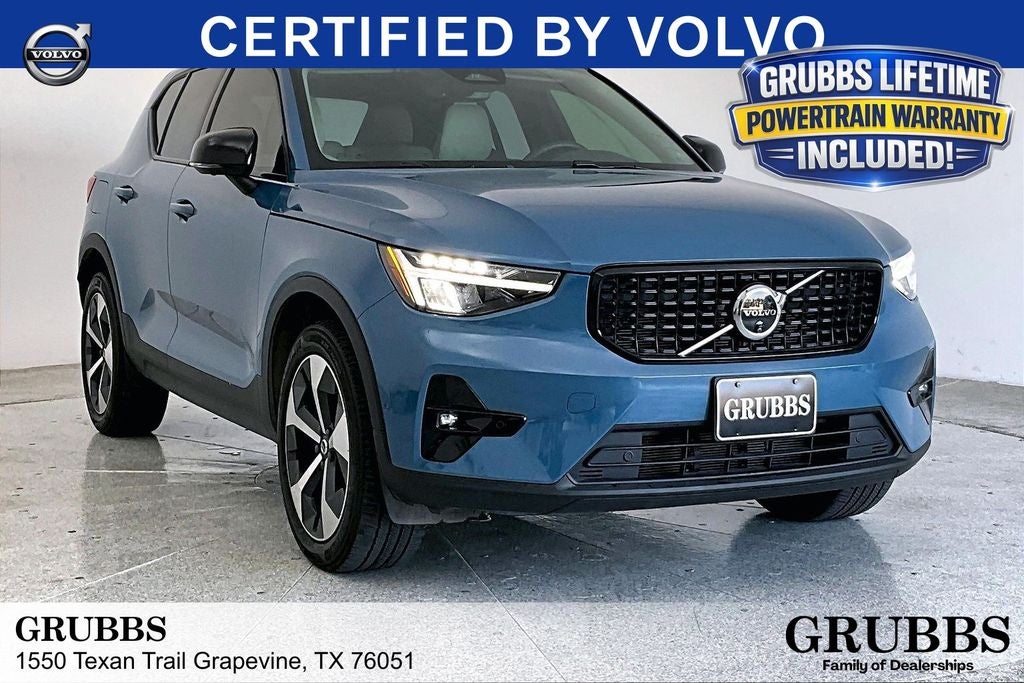 2024 Volvo XC40 B5 Plus Dark Theme