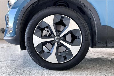 2024 Volvo XC40 B5 Plus Dark Theme