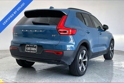 2024 Volvo XC40 B5 Plus Dark Theme
