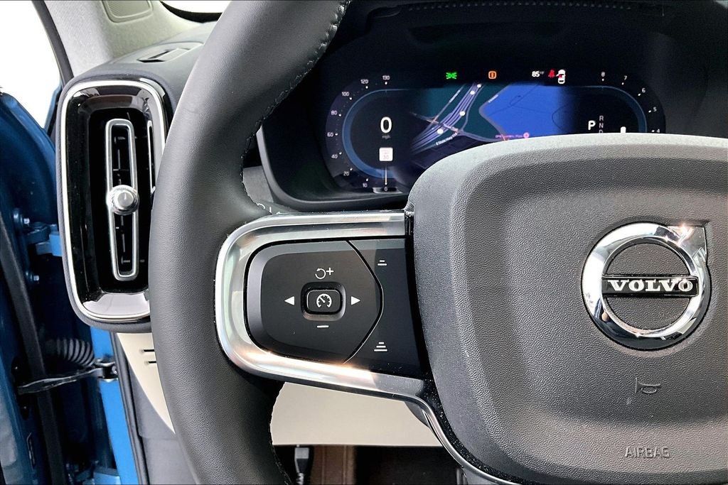 2024 Volvo XC40 B5 Plus Dark Theme