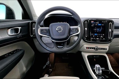2024 Volvo XC40 B5 Plus Dark Theme