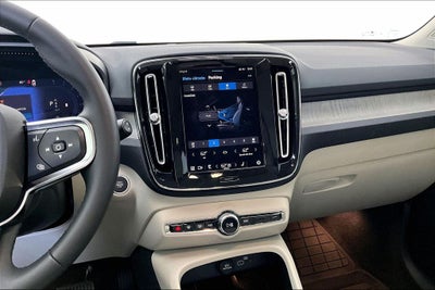 2024 Volvo XC40 B5 Plus Dark Theme