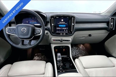 2024 Volvo XC40 B5 Plus Dark Theme