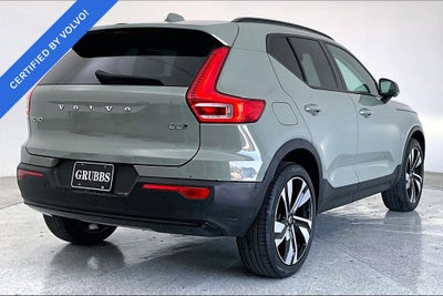 2024 Volvo XC40 B5 Plus Dark Theme