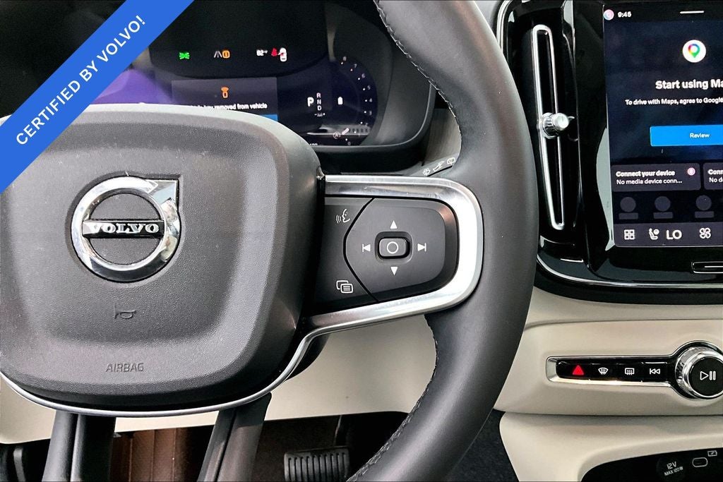 2024 Volvo XC40 B5 Plus Dark Theme