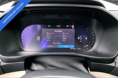 2024 Volvo XC40 B5 Plus Dark Theme