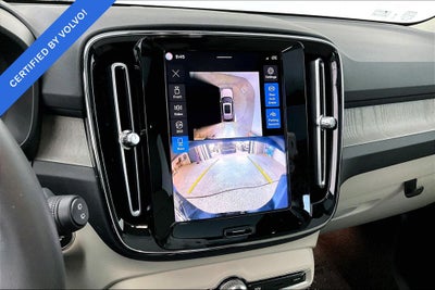 2024 Volvo XC40 B5 Plus Dark Theme