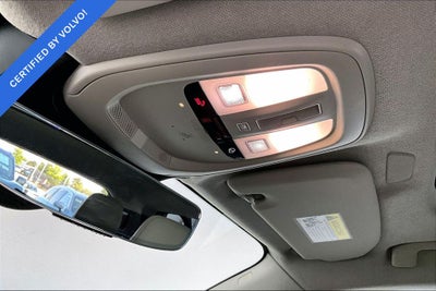 2024 Volvo XC40 B5 Plus Dark Theme
