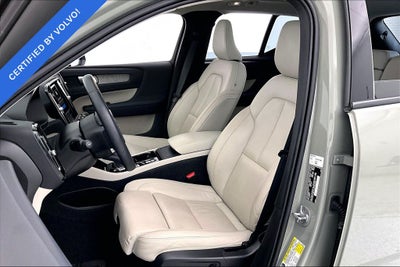 2024 Volvo XC40 B5 Plus Dark Theme