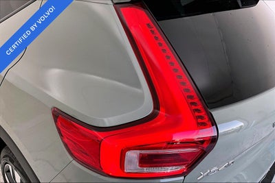 2024 Volvo XC40 B5 Plus Dark Theme