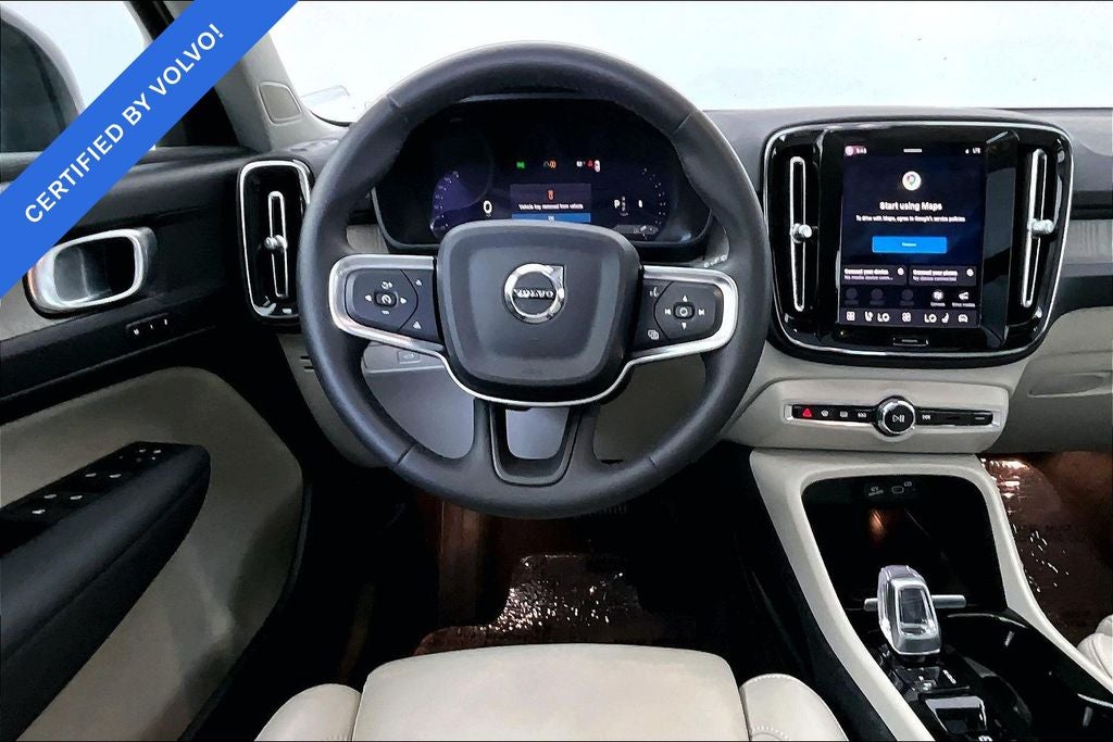 2024 Volvo XC40 B5 Plus Dark Theme