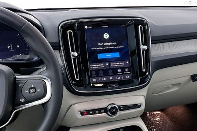 2024 Volvo XC40 B5 Plus Dark Theme
