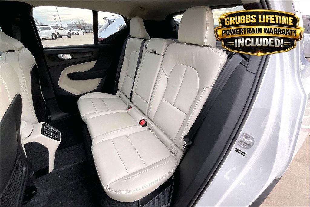 2026 Volvo XC40 B5 Ultra