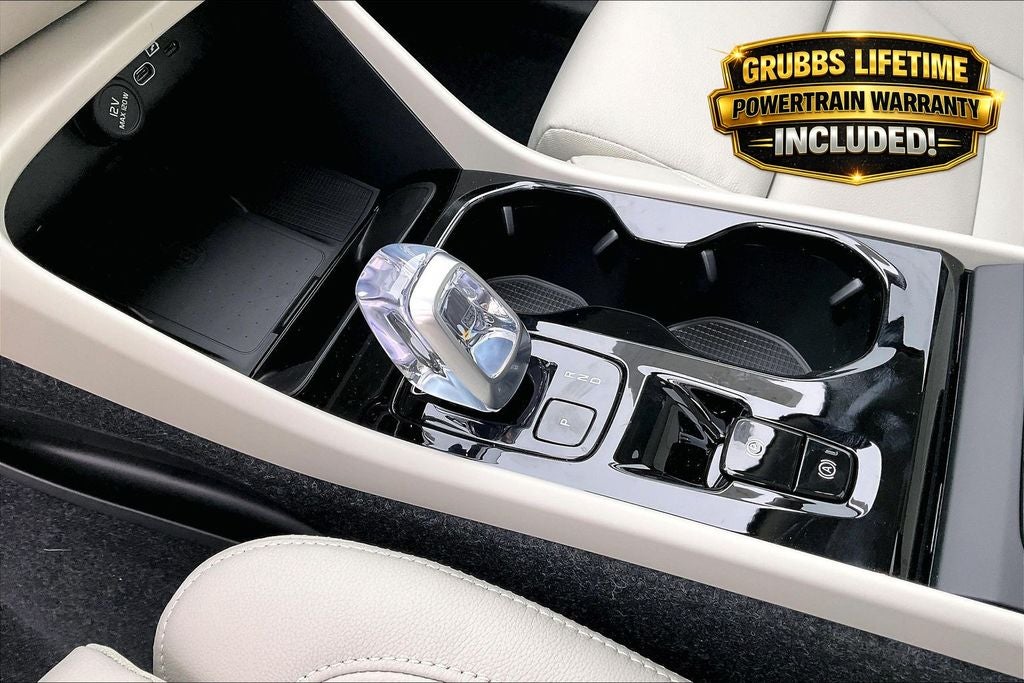 2026 Volvo XC40 B5 Ultra