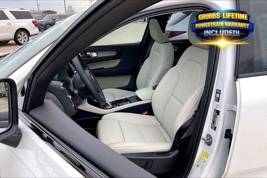 2026 Volvo XC40 B5 Ultra