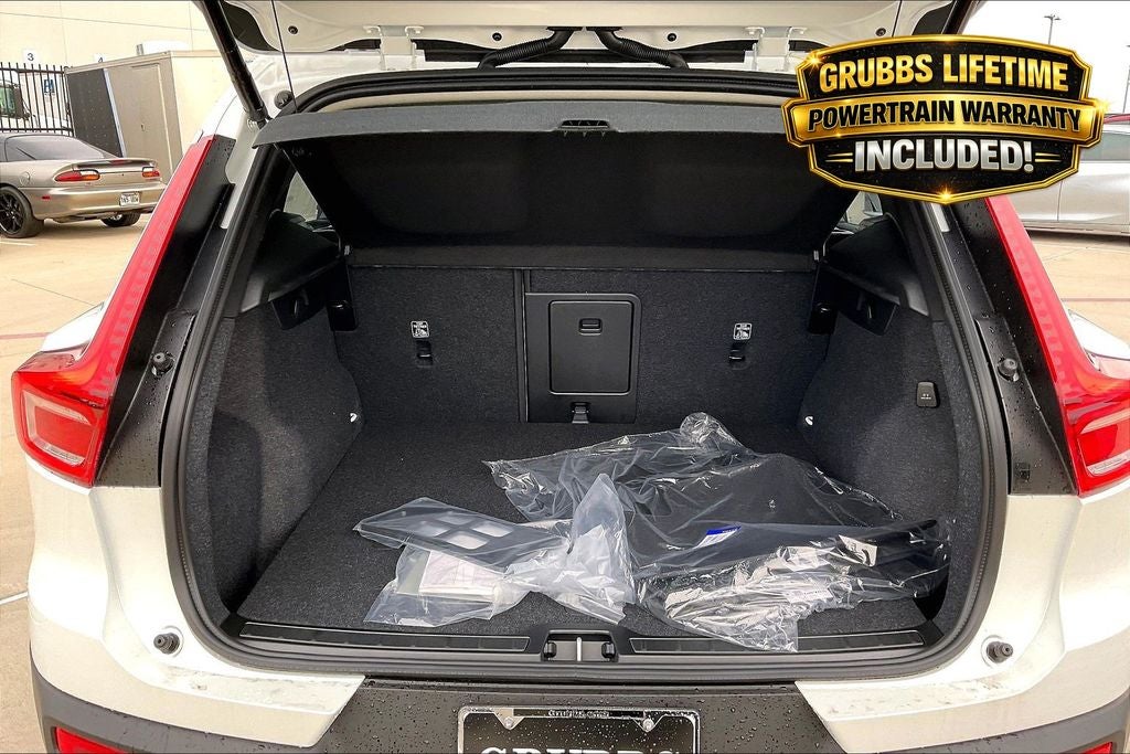 2026 Volvo XC40 B5 Ultra