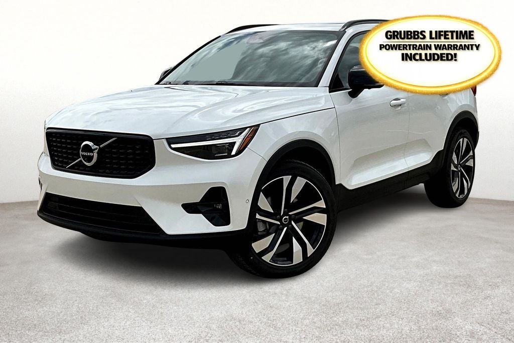 2025 Volvo XC40 B5 Ultra Dark Theme