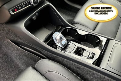 2025 Volvo XC40 B5 Ultra Dark Theme