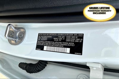 2025 Volvo XC40 B5 Ultra Dark Theme