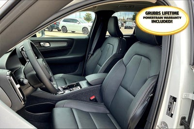 2025 Volvo XC40 B5 Ultra Dark Theme