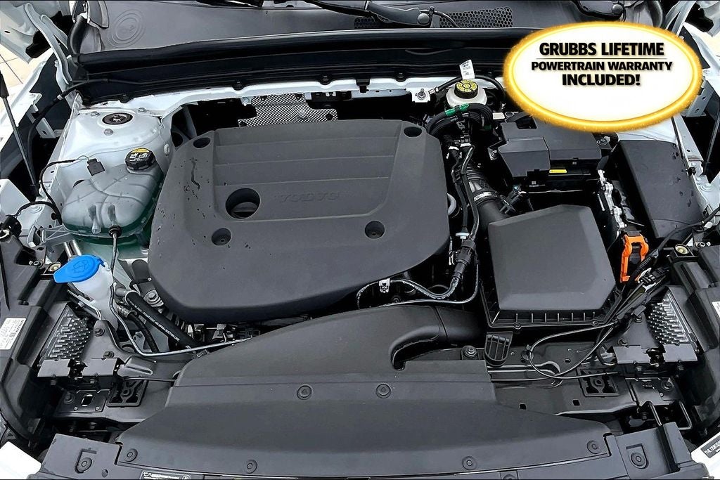 2025 Volvo XC40 B5 Ultra Dark Theme