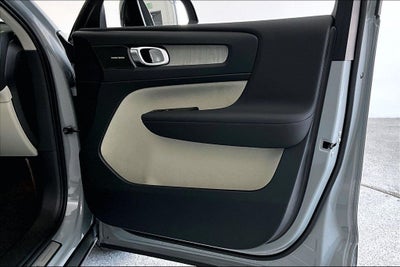 2026 Volvo XC40 B5 Ultra