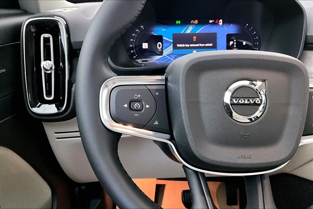 2026 Volvo XC40 B5 Ultra