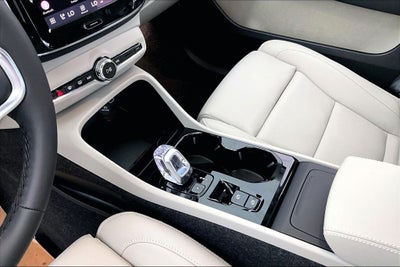 2026 Volvo XC40 B5 Ultra