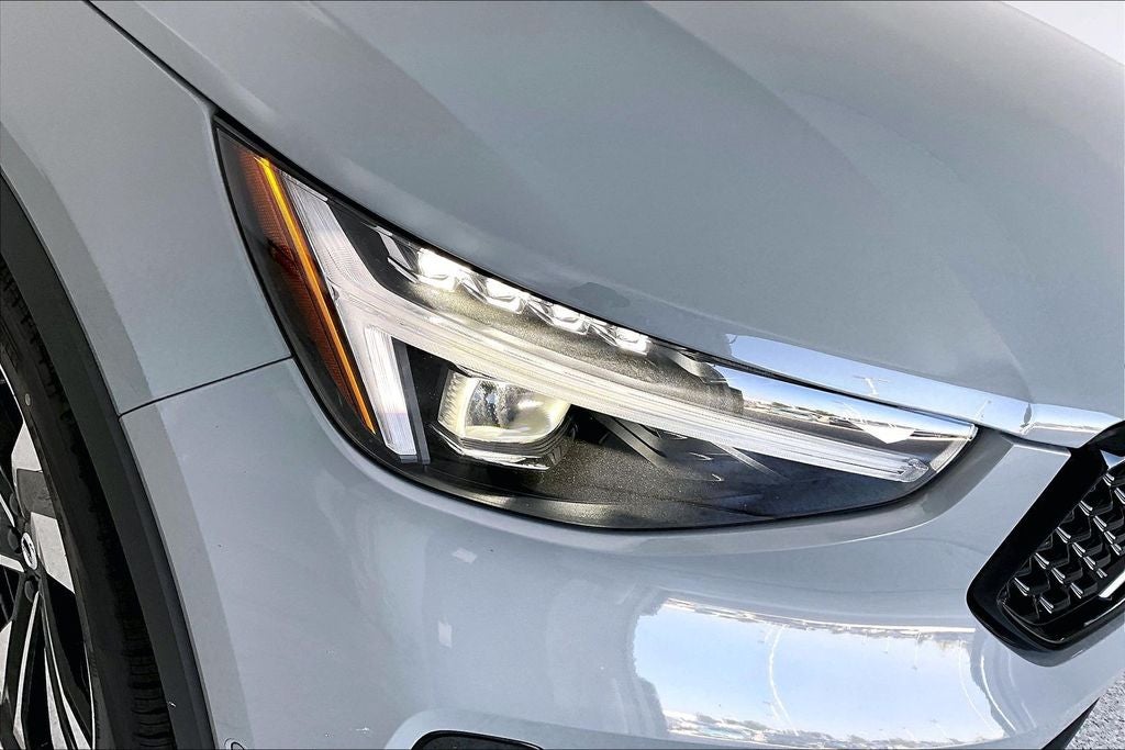 2026 Volvo XC40 B5 Ultra