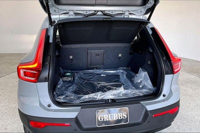 2026 Volvo XC40 B5 Ultra