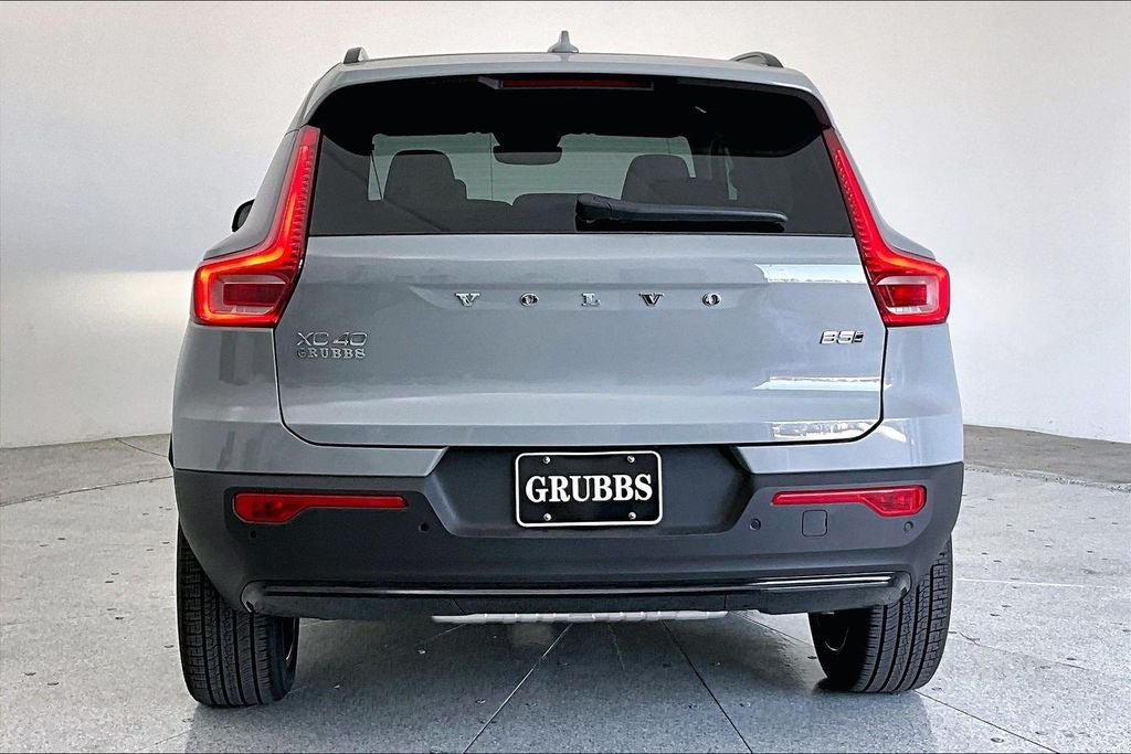 2026 Volvo XC40 B5 Ultra
