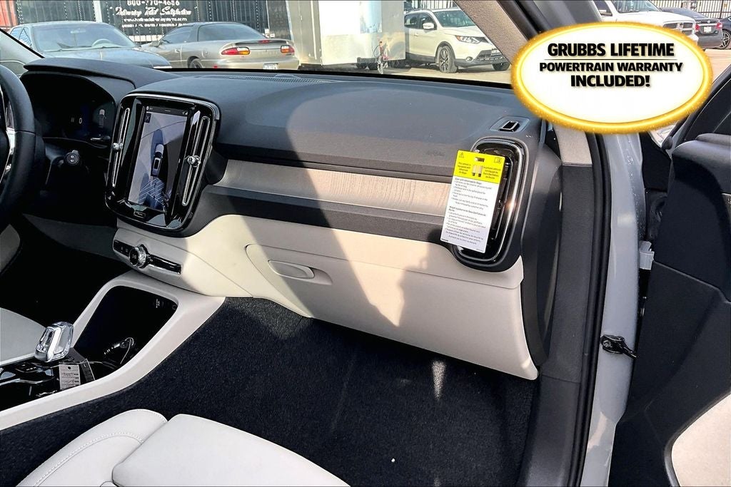 2026 Volvo XC40 B5 Ultra