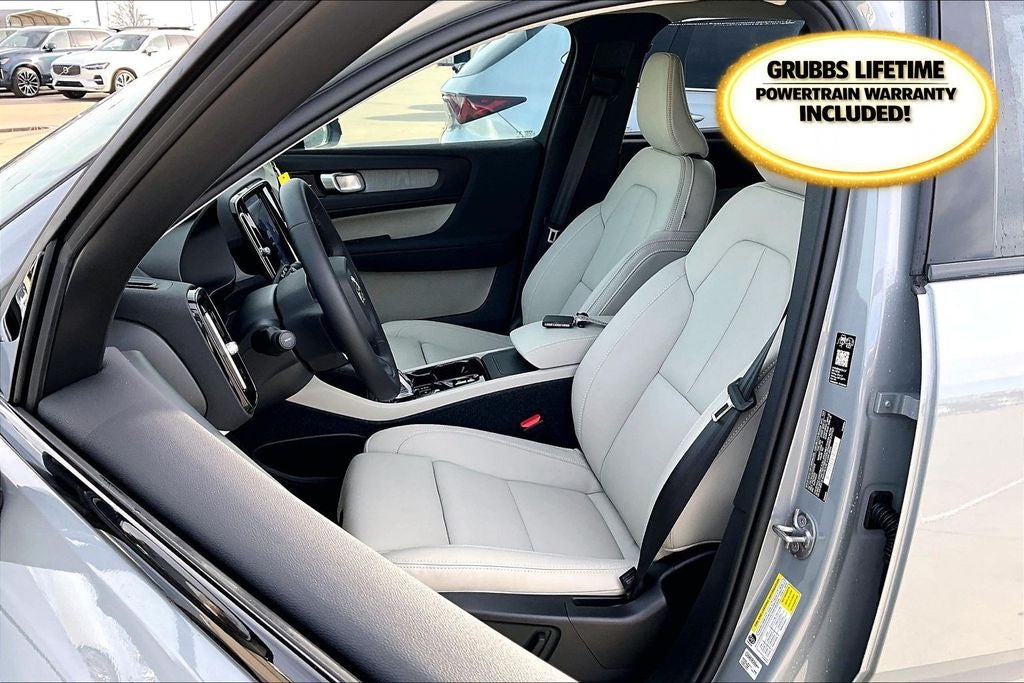 2026 Volvo XC40 B5 Ultra